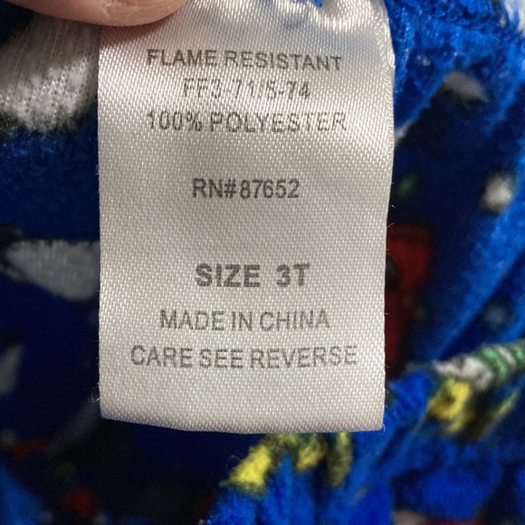 Peanuts Snoopy Christmas Pajamas - Picture 4 of 5